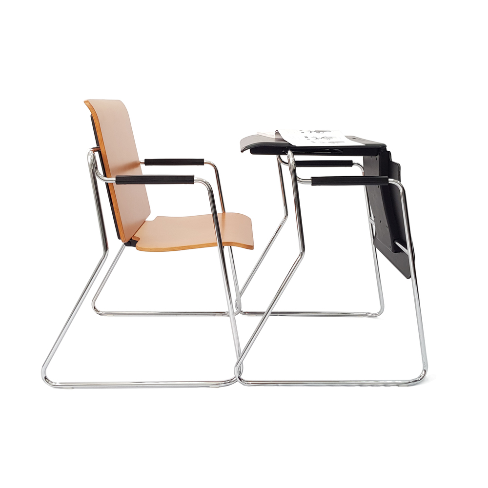 Кресло для посетителя