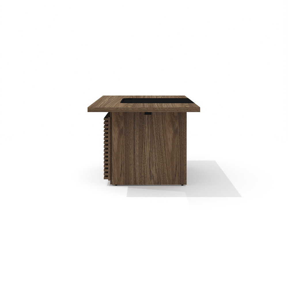 Стол руководителя с траверсом