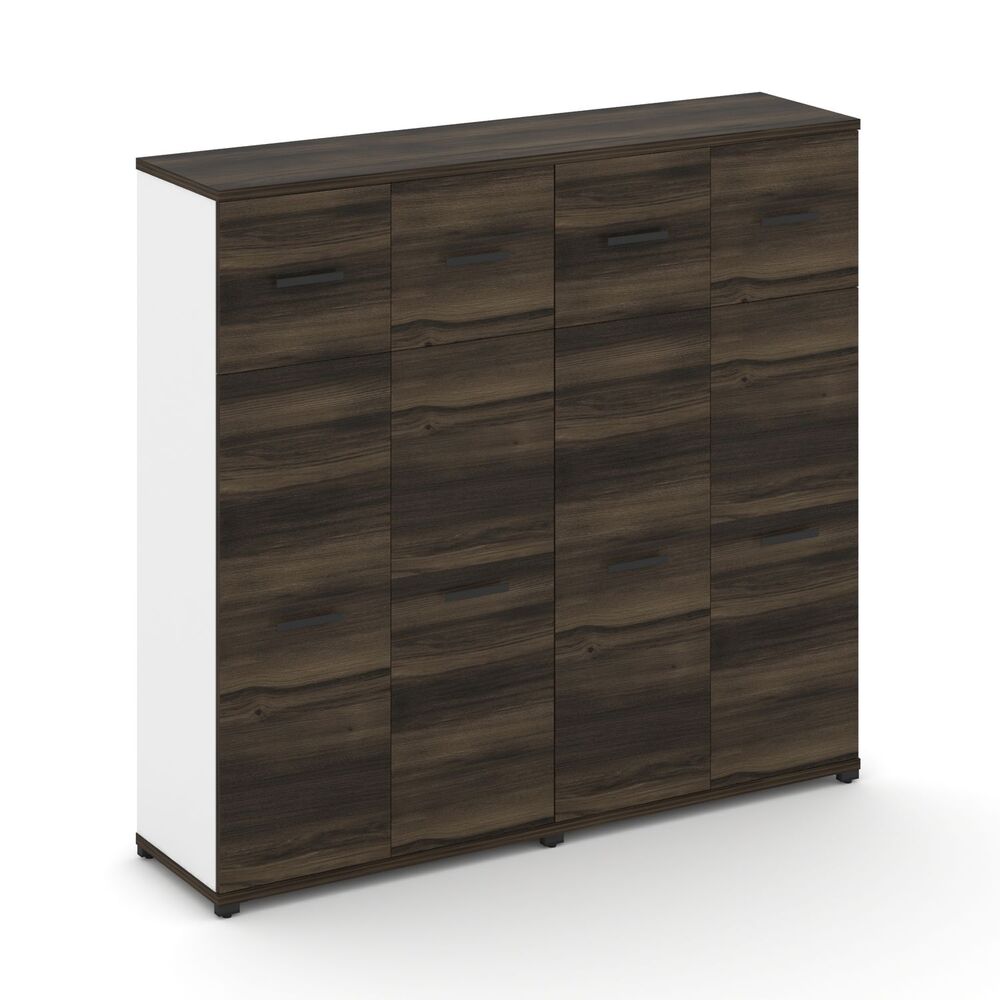 Шкаф две широкие секции, 4 ниши