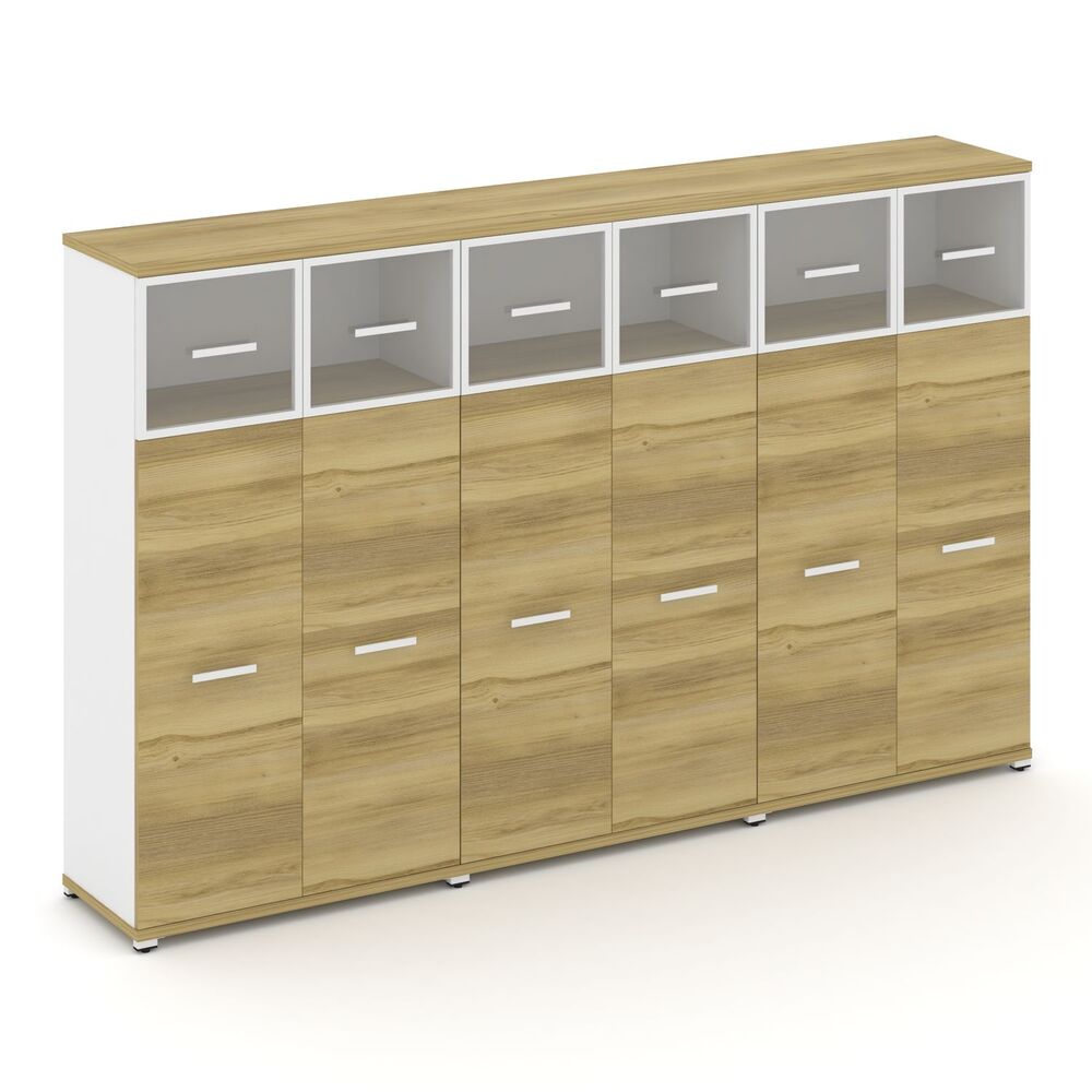 Шкаф три широкие секции, 4 ниши