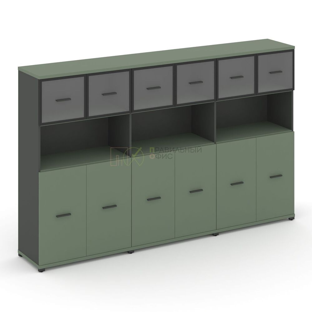 Шкаф три широкие секции, 4 ниши