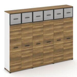 Шкаф три широкие секции, 5 ниш