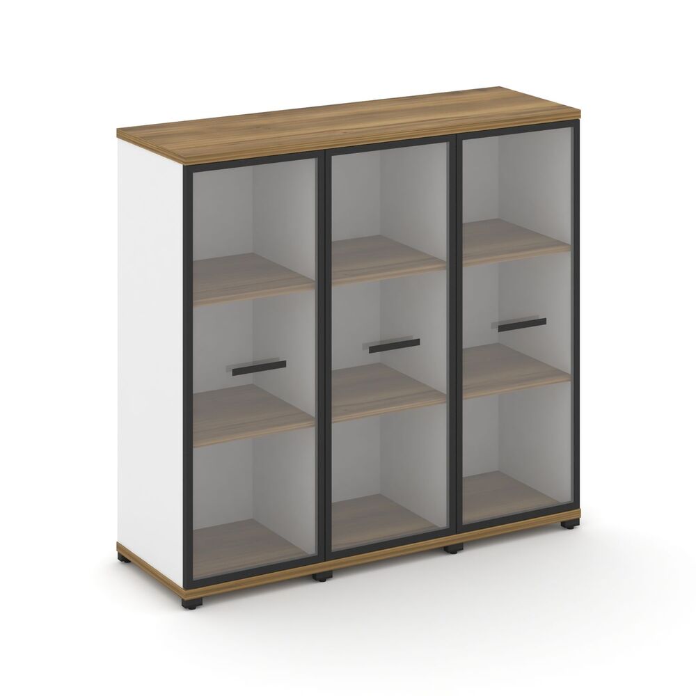 Шкаф три узкие секции, 3 ниши